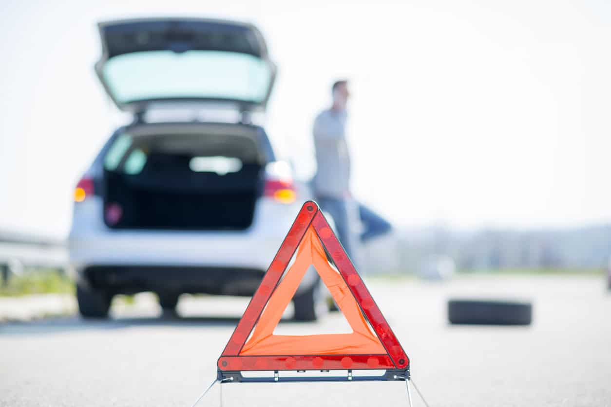 Car problems, red warning triangle